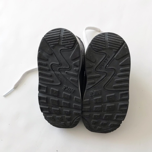 Nike gray air max sneakers  EUC size 6 - Picture 8 of 8